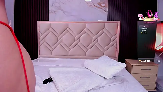 Snapshot of MiaaFarrel chatting on October 2025 02:14:02 AM MiaaFarrel online show from October 2025 02:14:02 AM