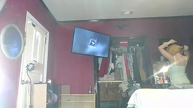 Snapshot of TaylorMade2223 chatting on September 2025 05:02:02 PM TaylorMade2223 online show from September 2025 05:02:02 PM