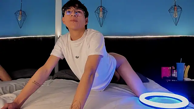 AleAurarashi online show from September 2025 11:56:02 AM