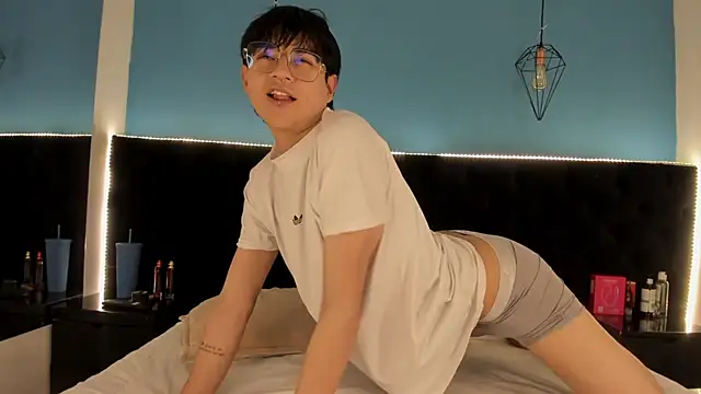 AleAurarashi online show from October 2025 11:22:02 PM