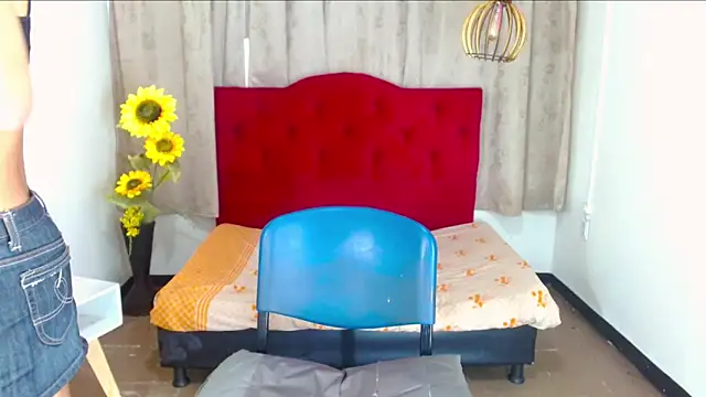 luisa  torres online show from November 2025 03:17:01 AM