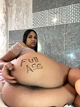 Messy-diana21 online show from December 2025 06:34:01 PM