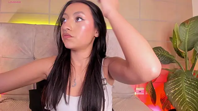 Snapshot of Luna_Moo_ chatting on October 2025 04:13:01 AM Luna Moo online show from October 2025 04:13:01 AM