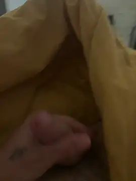 Snapshot of lolo33500 chatting on April 2026 05:30:01 AM lolo33500 online show from April 2026 05:30:01 AM