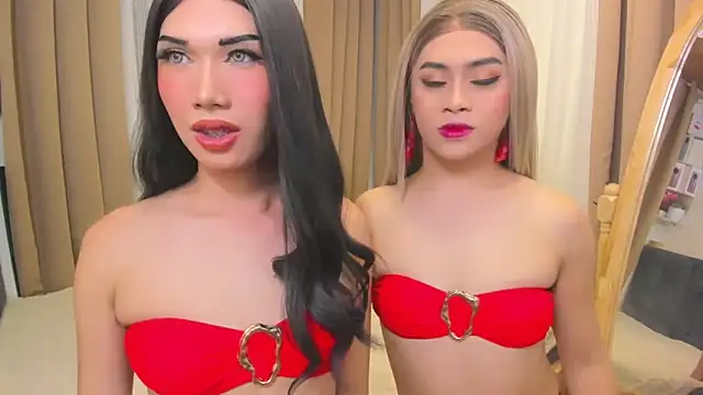 MaxCollins online show from December 2025 06:57:02 PM