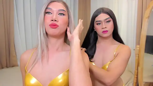 MaxCollins online show from December 2025 01:49:02 PM