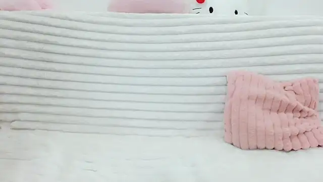 Emmahahaha17 online show from February 2026 03:27:02 PM