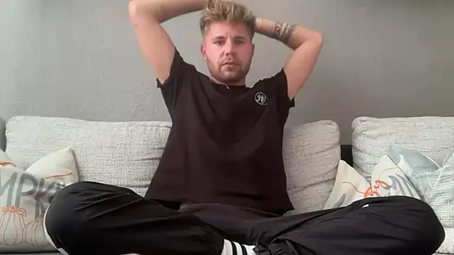 RioBlaze online show from September 2025 01:01:01 PM