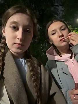 FroggyAnna online show from October 2025 04:04:01 PM