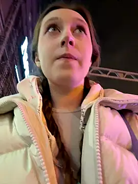 FroggyAnna online show from November 2025 03:01:02 PM