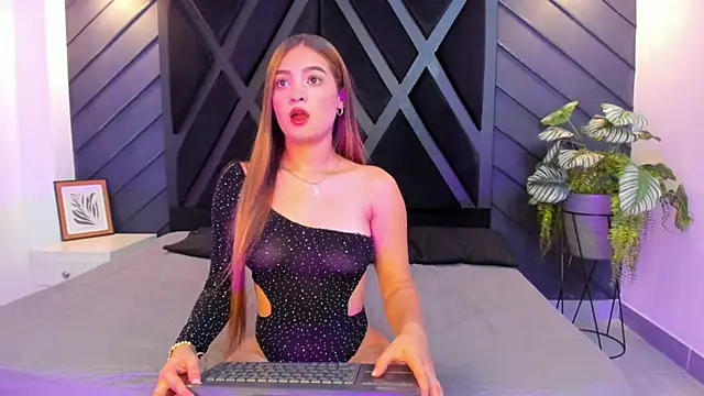 Alana cox  online show from October 2025 11:27:01 PM