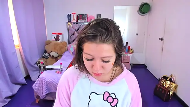 Luna Analya online show from April 2026 02:22:01 PM