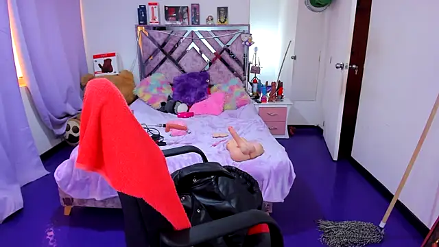 Luna Analya online show from April 2026 01:28:02 PM