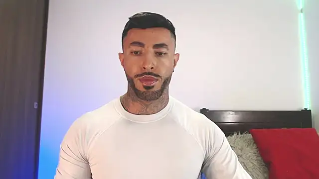 andrea de lucaa online show from April 2026 04:35:01 AM