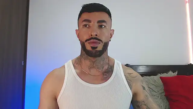 Snapshot of andrea_de_lucaa chatting on April 2026 04:32:01 AM andrea de lucaa online show from April 2026 04:32:01 AM