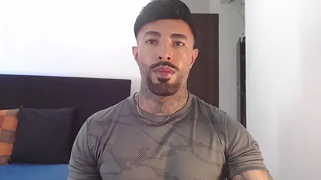 Snapshot of andrea_de_lucaa chatting on July 2026 02:47:01 AM andrea de lucaa online show from July 2026 02:47:01 AM