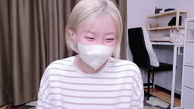 Nana  ch online show from February 2026 09:44:01 PM