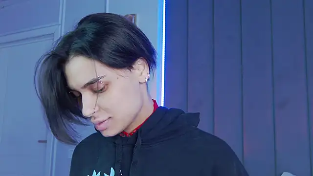 VioletAsh online show from October 2025 04:35:02 AM