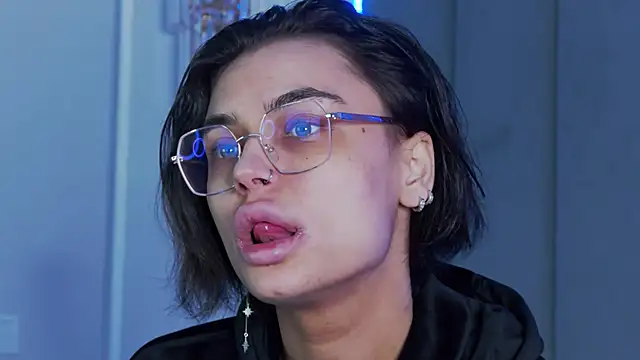 VioletAsh online show from February 2026 04:27:01 AM