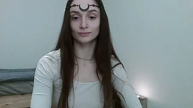   Leyla   online show from November 2025 07:50:02 PM