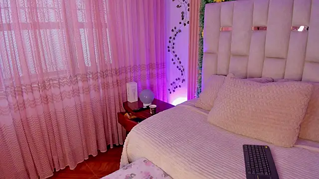 Tiffany Nm online show from September 2025 02:05:02 PM