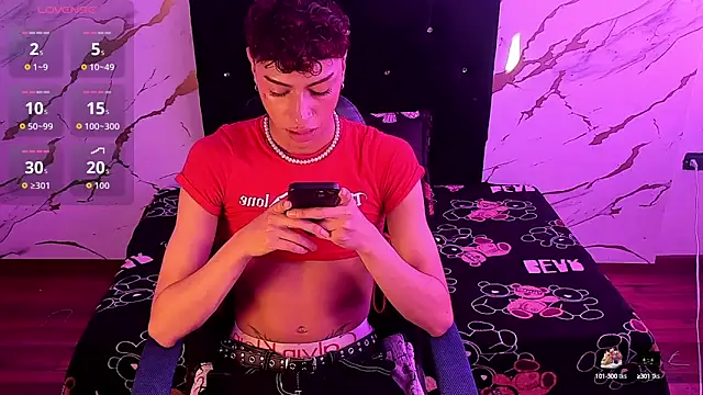 Snapshot of owen_sexy25 chatting on September 2025 08:03:01 PM owen sexy25 online show from September 2025 08:03:01 PM