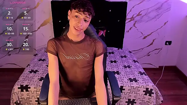 Snapshot of owen_sexy25 chatting on September 2025 08:36:01 PM owen sexy25 online show from September 2025 08:36:01 PM