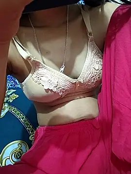 maya-Couple19 online show from November 2025 06:18:02 PM