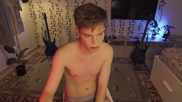 RusBradPitt online show from September 2025 11:04:01 AM