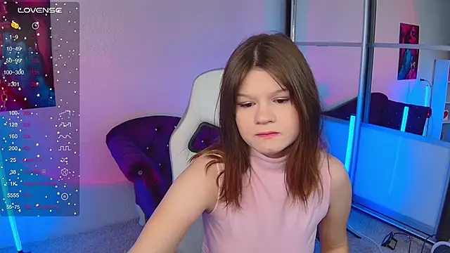 Lunamytrend online show from October 2025 11:55:02 AM