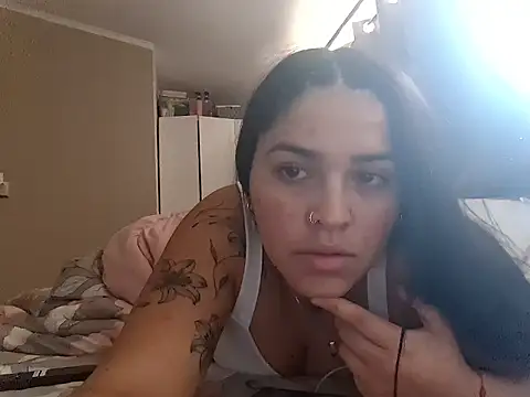 Snapshot of Denisutra777 chatting on April 2026 03:20:01 PM Denisutra777 online show from April 2026 03:20:01 PM