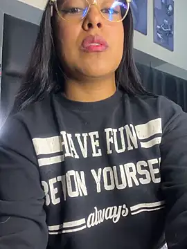 Kendra C online show from November 2025 01:08:01 AM