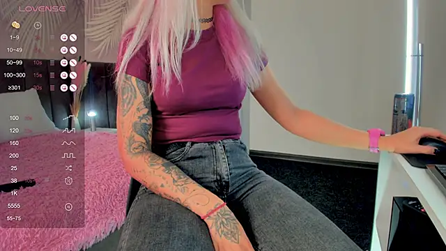 Kira Key online show from September 2025 01:50:01 AM