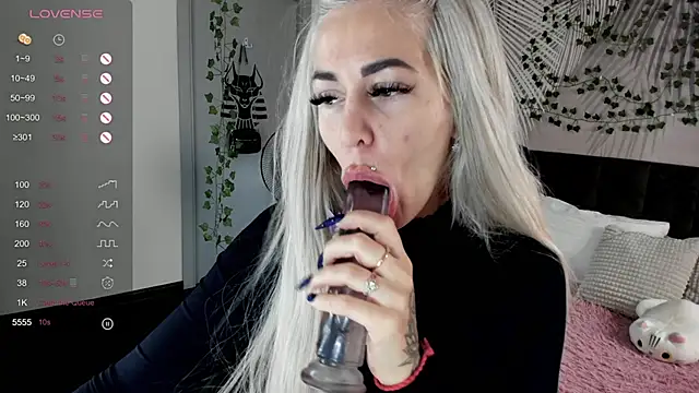 Kira Key online show from December 2025 01:44:02 AM