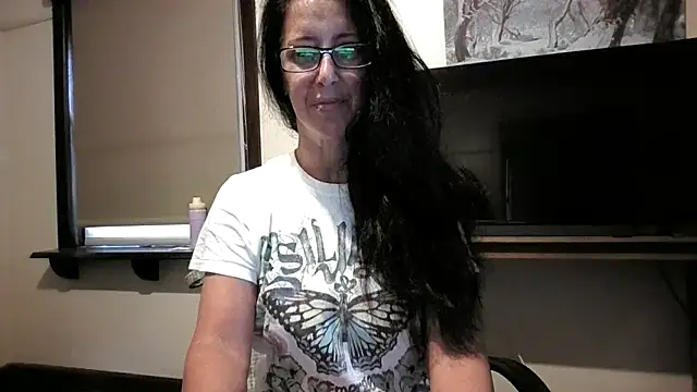 Snapshot of CleopatraGirl chatting on May 2026 02:06:02 AM CleopatraGirl online show from May 2026 02:06:02 AM