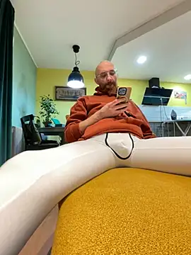 smint06 online show from October 2025 04:19:01 PM