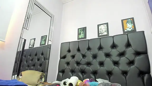 Adrianasex 69x online show from November 2025 05:13:02 PM