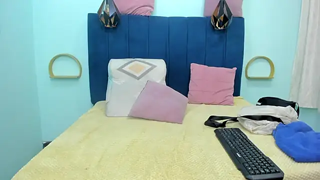 Snapshot of Adrianasex_69x chatting on April 2026 11:35:02 PM Adrianasex 69x online show from April 2026 11:35:02 PM