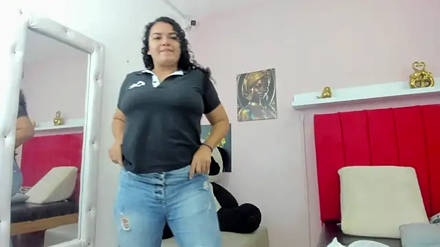 Snapshot of Adrianasex_69x chatting on May 2026 01:33:01 AM Adrianasex 69x online show from May 2026 01:33:01 AM