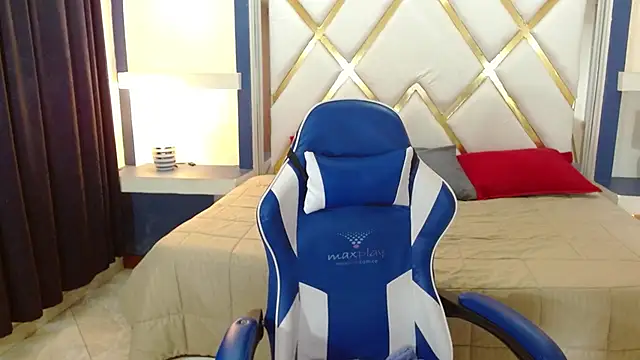 veronica em1 online show from February 2026 01:33:02 PM