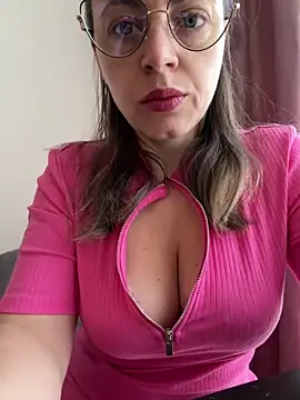 Snapshot of ladywithbigass chatting on March 2025 05:54:01 AM ladywithbigass online show from March 2025 05:54:01 AM