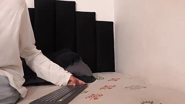 alexmark  online show from March 2026 05:07:01 PM