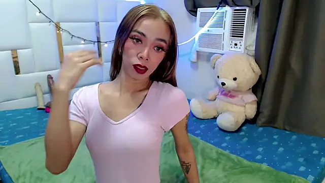 Snapshot of diamondnaked_ chatting on November 2025 03:56:02 PM diamondnaked online show from November 2025 03:56:02 PM