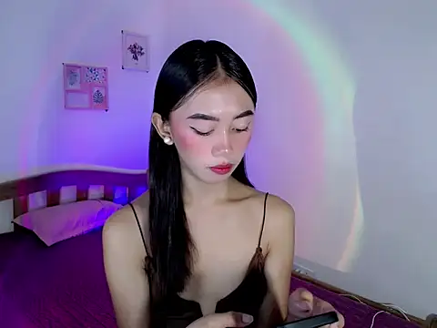 Snapshot of lovely_kiannaHugecock chatting on April 2026 04:17:02 AM lovely kiannaHugecock online show from April 2026 04:17:02 AM