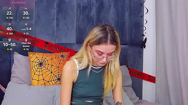 MaeLili online show from October 2025 04:25:02 AM