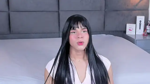 Slenna Moon online show from November 2025 03:07:01 AM