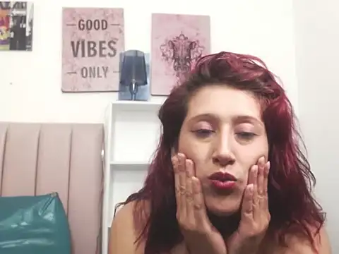 Snapshot of Chloe_Wiild chatting on October 2025 03:59:02 AM Chloe Wiild online show from October 2025 03:59:02 AM