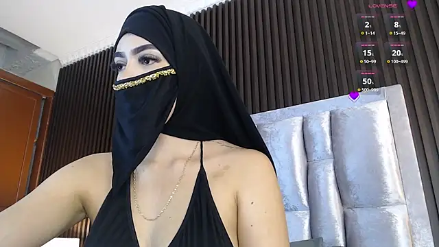 Snapshot of Zahra_milks chatting on May 2026 01:41:01 PM Zahra milks online show from May 2026 01:41:01 PM