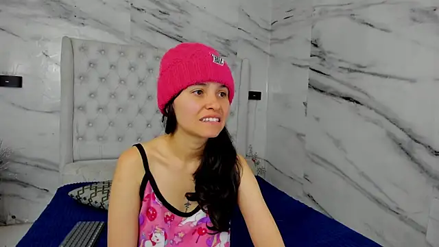 Snapshot of Ari_and_Storm chatting on October 2025 02:35:02 PM Ari and Storm online show from October 2025 02:35:02 PM