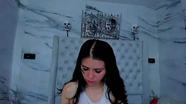 Snapshot of Ari_and_Storm chatting on November 2025 01:35:02 PM Ari and Storm online show from November 2025 01:35:02 PM